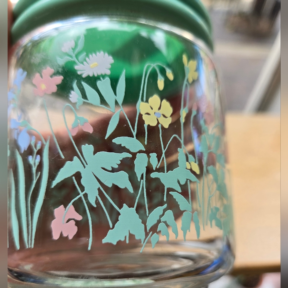Super cute floral container with lid